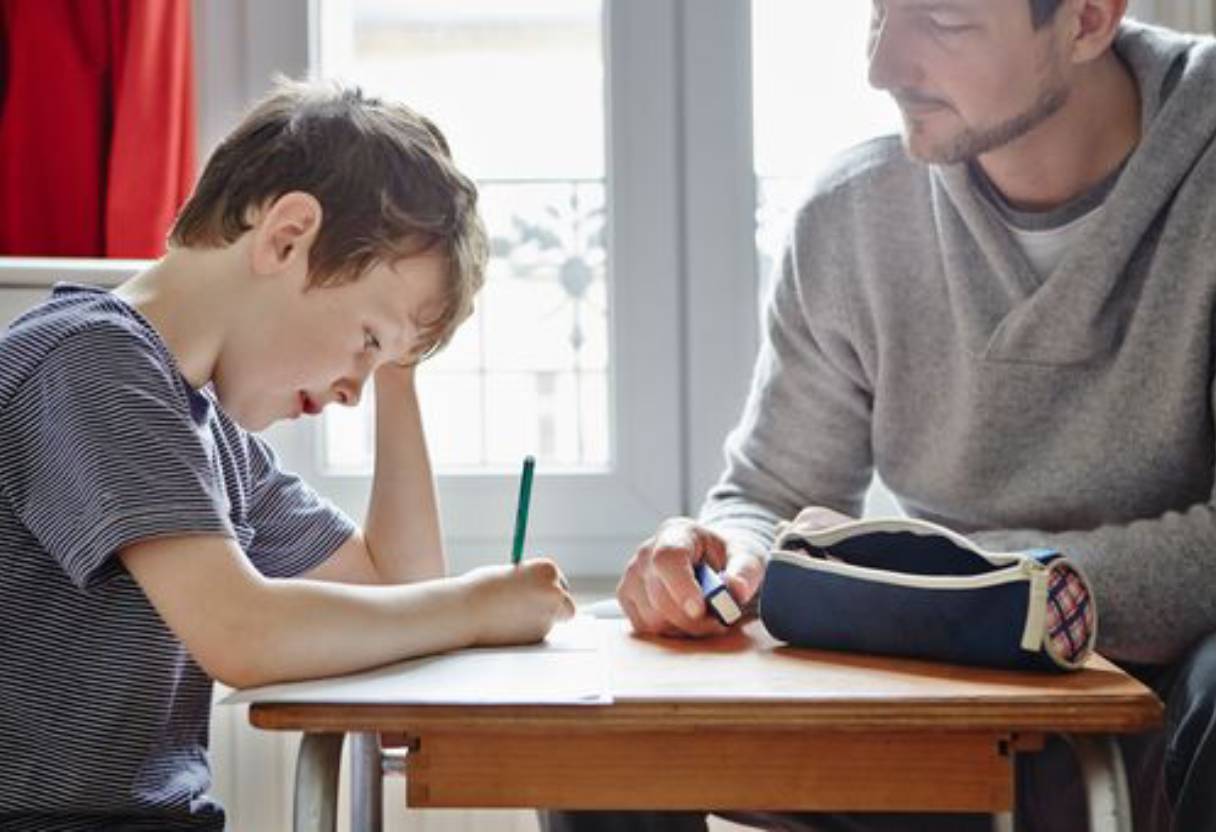 🎓 Affichage des Résultats Scolaires : Un Moment Clé pour les Élèves – Préparez-vous avec la Série WHY 📚